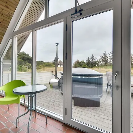 Hébergement de vacances Tuomi - 900m From The Sea By Interhome