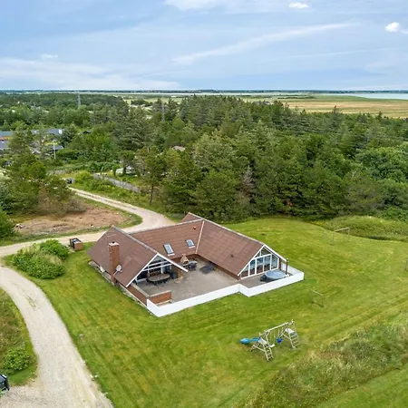 Hébergement de vacances Tuomi - 900m From The Sea By Interhome